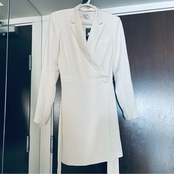 Bebe Crepe Suit Dress Size 2 - Picture 3 of 6